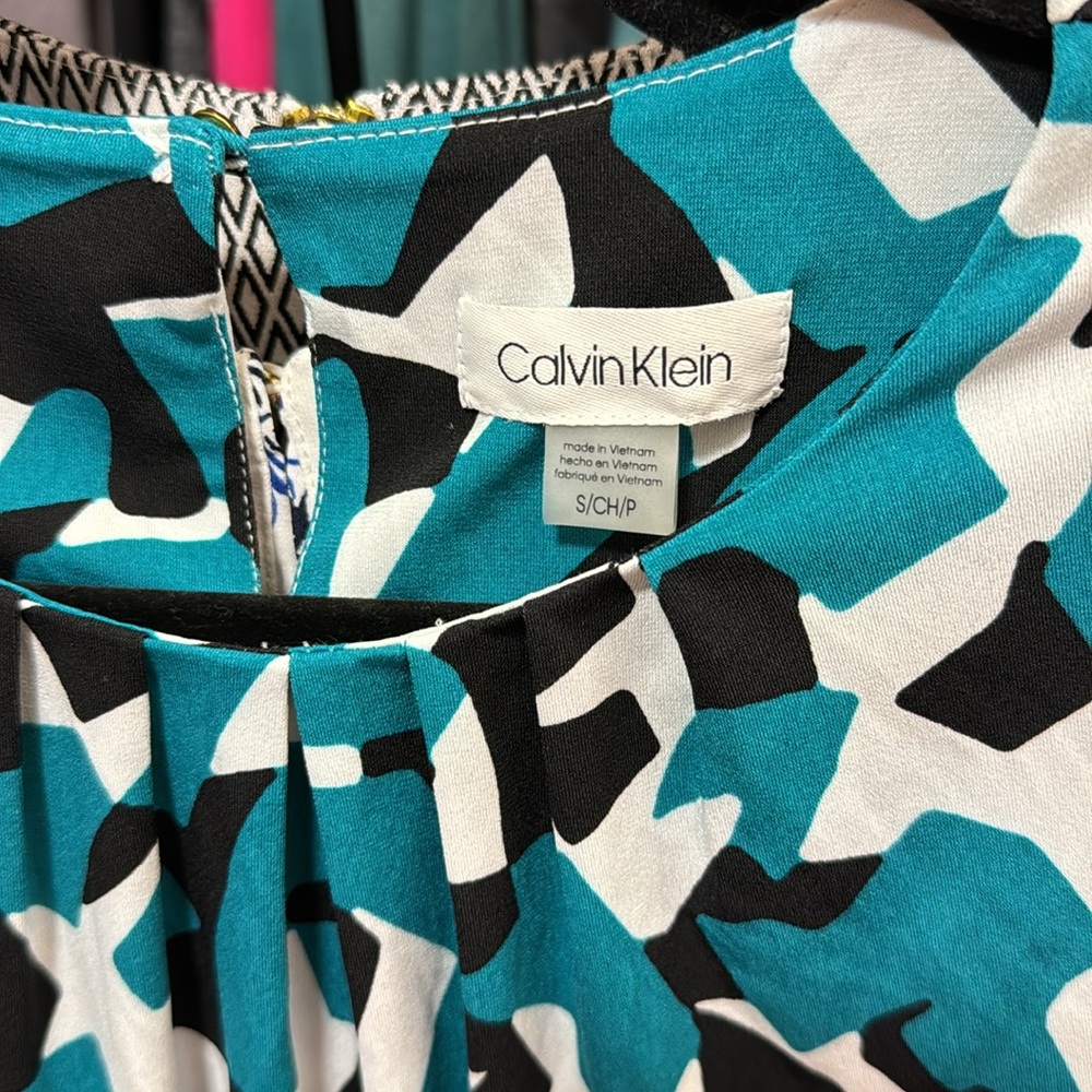 Calvin Klein Top - Picture 2 of 3